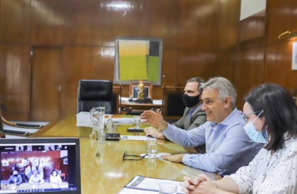 Conversatorio con estudiantes: Llaryora dialogó con niños de los últimos años del primario