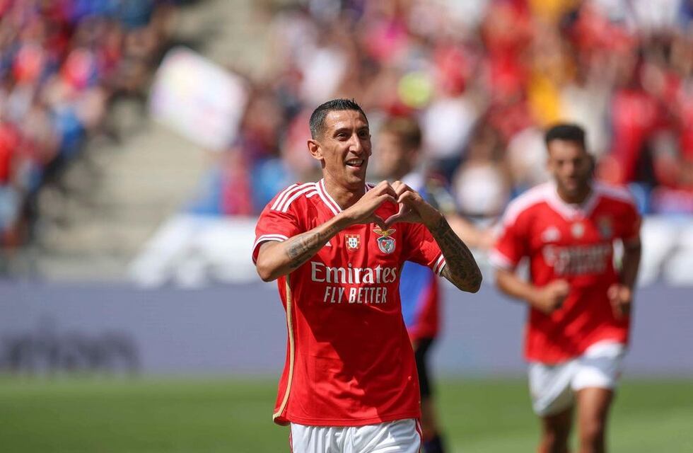 Ángel Di María volvió con todo al Benfica: gol, sombrero a Cristiano Ronaldo y victoria en el amistoso