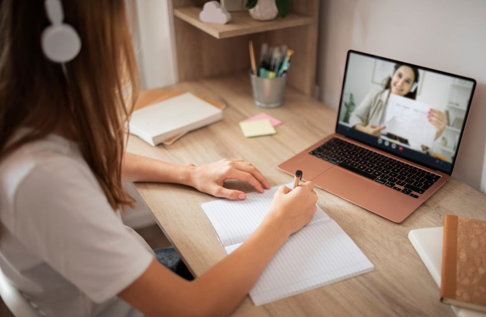 Abrieron las inscripciones a cursos gratuitos de idiomas en Córdoba: cómo anotarse