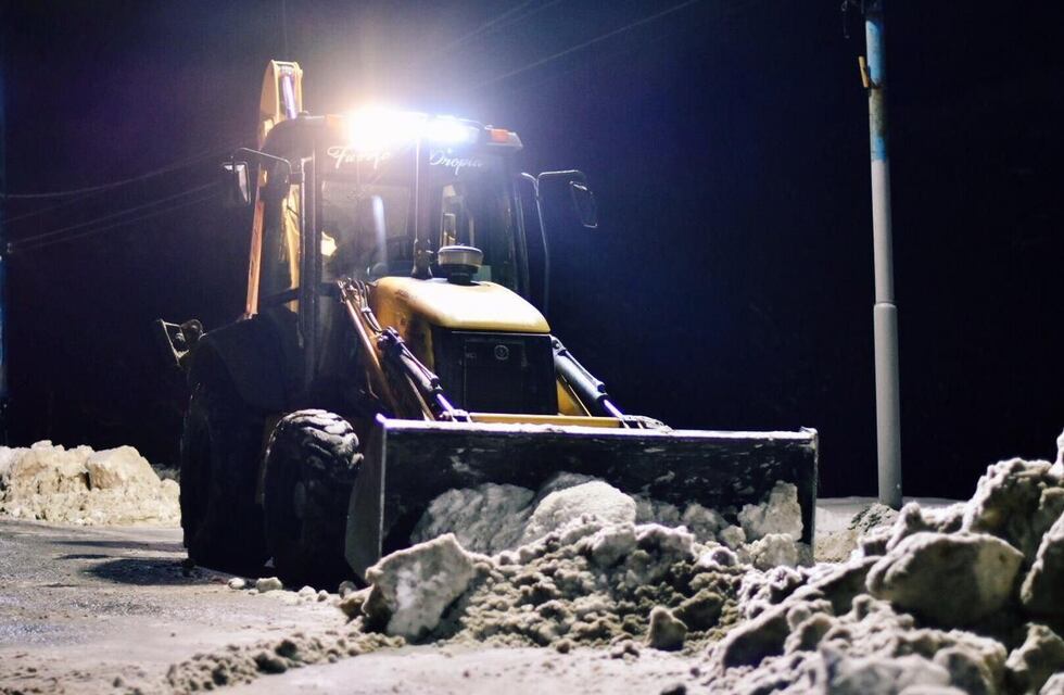 Ushuaia: el “operativo invierno” se llevó adelante en la Av. Alem