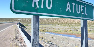 El Río Atuel se encuentra sin agua desde el martes pasado.
