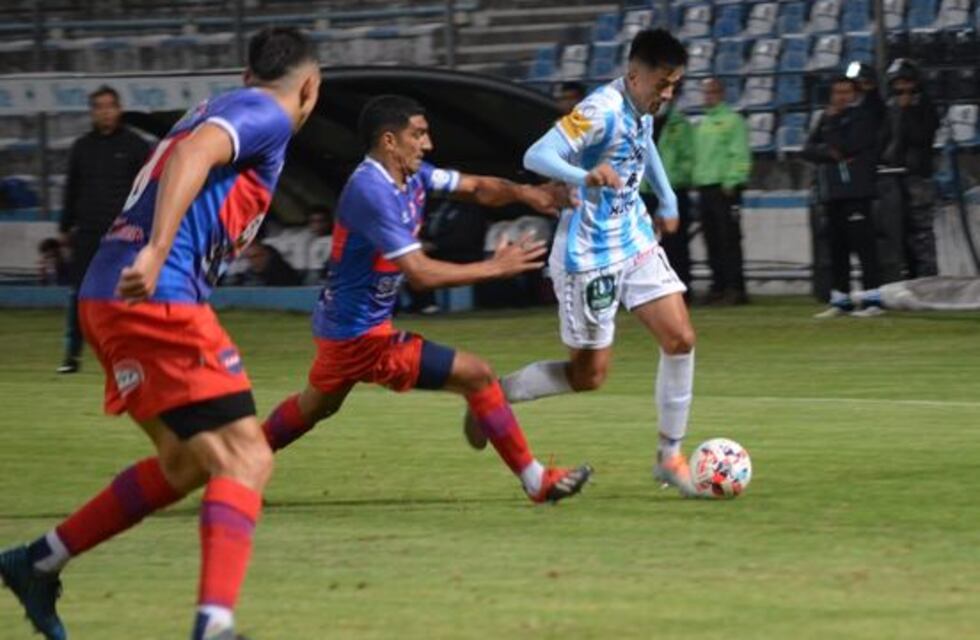 Estalló la crisis: renunció el Presidente porque el “Lobo” perdió otra vez