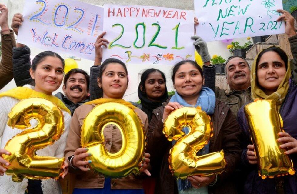 El mundo recibe el año nuevo aunque sin celebraciones multitudinarias por el coronavirus