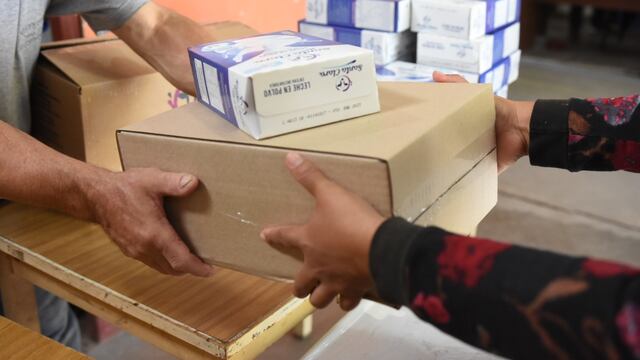 Entrega de ayuda alimentaria en Rafaela