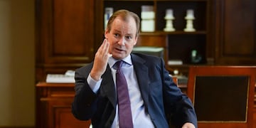 "Parece que es más fácil mirar atrás, echar las culpas atrás para evitar hacerse cargo", subrayó el ex titular de Casa Gris.