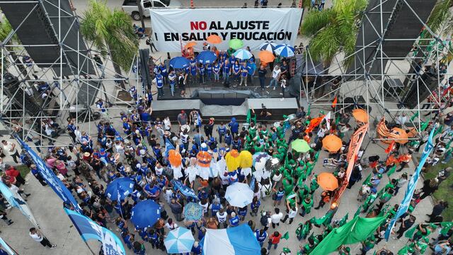Los sindicatos decidieron salir a la calle para rechazar los cambios en las jubilaciones.