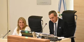 El intendente Pablo Javkin respalda la precandidatura de María Eugenia Schmuck.