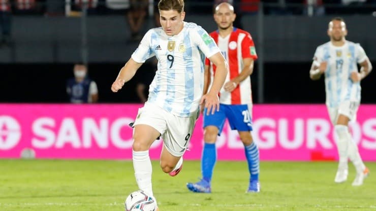 El futbolista de Calchín Julián Álvarez será titular ante Ecuador por las eliminatorias