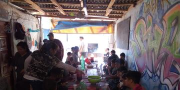 Merendero Shalom Shalom de Neuquén fue viral por su cartel contra los políticos.