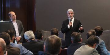 El Gobierno discutió con los empresarios las causas de las subas de precios.