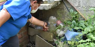Dar vuelta todo recipiente que estando a la intemperie pueda acumular agua, es una eficaz medida para evitar la propagación del mosquito transmisor del dengue.