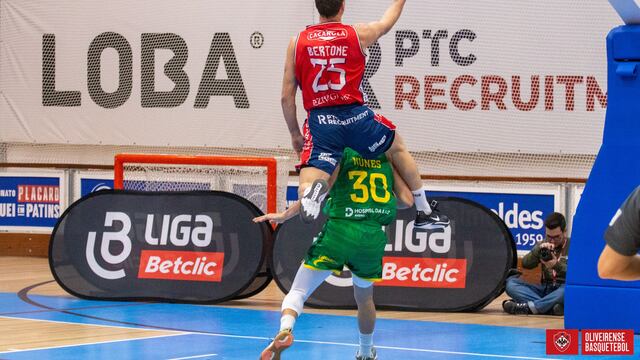 Pablo Bertone Oliveirense