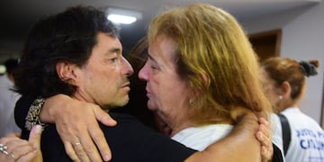 Los padres de Catalina Gutiérrez,en la jornada de alegatos por el homicidio de su hija. (José Gabriel Hernández / La Voz)