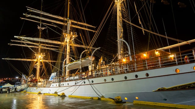 Autoridades provinciales visitaron el velero noruego que se encuentra en el Puerto de Ushuaia.