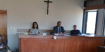 Claudia Cecilia Sadir, Salvador Gustavo Ortiz -presidente de trámite por habilitación- y Luis Ernesto Kamada, los jueces que condenaron al depravado que abusó de su alumna del instituto de danzas.