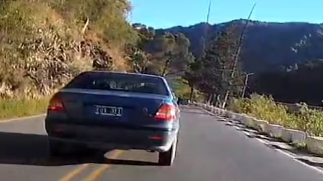 Un conductor fue filmado mientras conducía en zig zag.