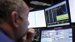 Tras la caída en la bolsa asiática, a cuánto abrió el dólar blue en Córdoba este lunes 5 de agosto.