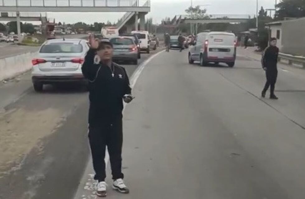 El “peaje” de Bernal que indignó a los vecinos: “Si no pagás, no pasás”