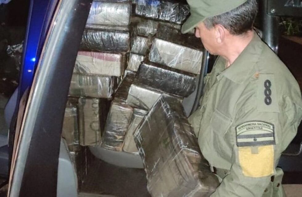 Santa Ana: incautan una camioneta con más de mil kilos de marihuana
