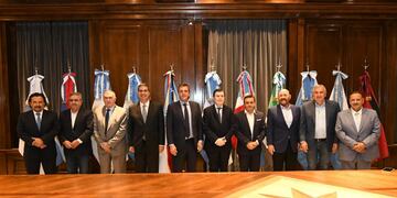 Jalil participó de la reunión de los gobernadores del Norte Grande con Massa.