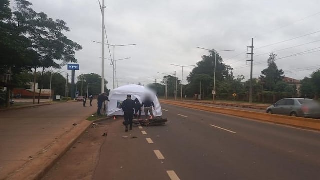 Accidente fatal en Posadas: un motociclista despistó y perdió la vida.