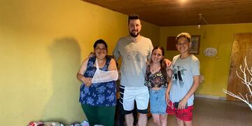 Primera entrega de la colecta solidaria "Una navidad brillante"