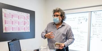 El kit contiene un nebulizador y ampollas de ibuprofeno para tratar el Covid en los domicilios.