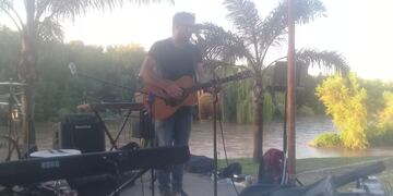 UMIA le puso rock a la tarde de domingo en el Balneario Municipal