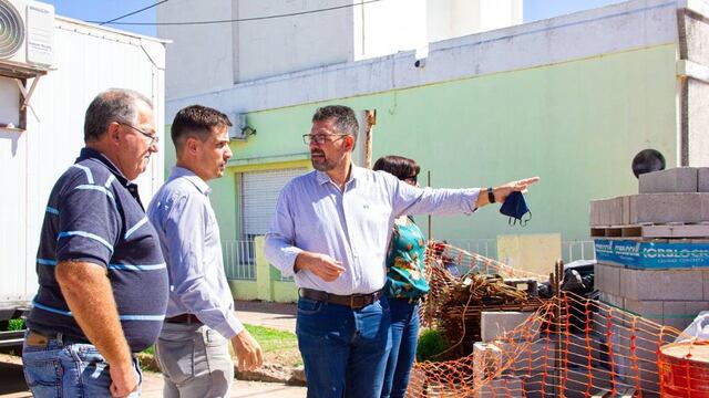 Recorrida de bloques de concejales de Juntos por el Cambio en la obra del Desagüe de calle Tucumán