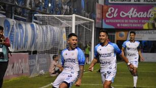 Atlético abrió la cuenta y estiró su cuenta personal como máximo goleador histórico de Atlético de Rafaela