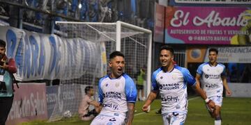 Atlético abrió la cuenta y estiró su cuenta personal como máximo goleador histórico de Atlético de Rafaela