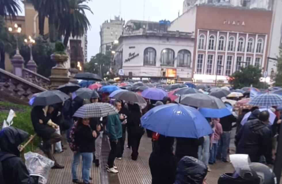 Memoria y verdad en Tucumán: postales de una marcha bajo la lluvia