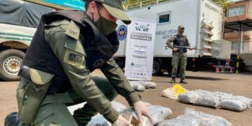 Santa Ana: Gendarmería secuestró más de 15 kilogramos de marihuana.