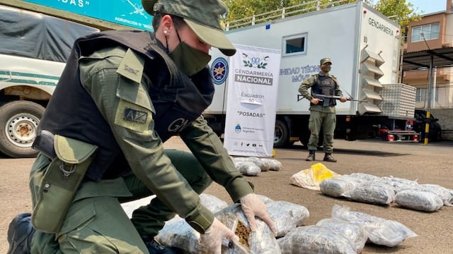 Santa Ana: Gendarmería secuestró más de 15 kilogramos de marihuana.