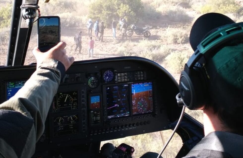 Detectaron a más de 300 personas en una carrera ilegal de caballos