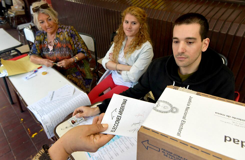 Balotaje 2023: en Entre Ríos suspendieron una mesa porque un votante introdujo material fecal en el sobre