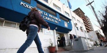 Detuvieron a dos jóvenes por robar en un local de ropa de Carlos Paz.