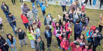 Cientos de familias participaron de la tradicional búsqueda de huevos de chocolate