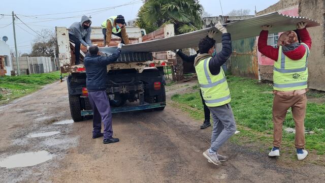 Asistieron a familias azuleñas tras el temporal