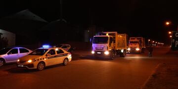 el intendente Carlos Sánchez, decidió trasladar los camiones a la planta de San Francisco de Bellocq para garantizar el servicio.