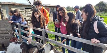 Alumnos de la Escuela Secundaria Nº 6 de Tres Arroyos visitaron la granja Educativa “El Hornero”
