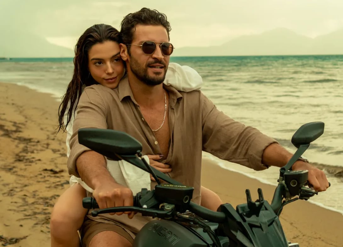 La película de Netflix dura 98 minutos.