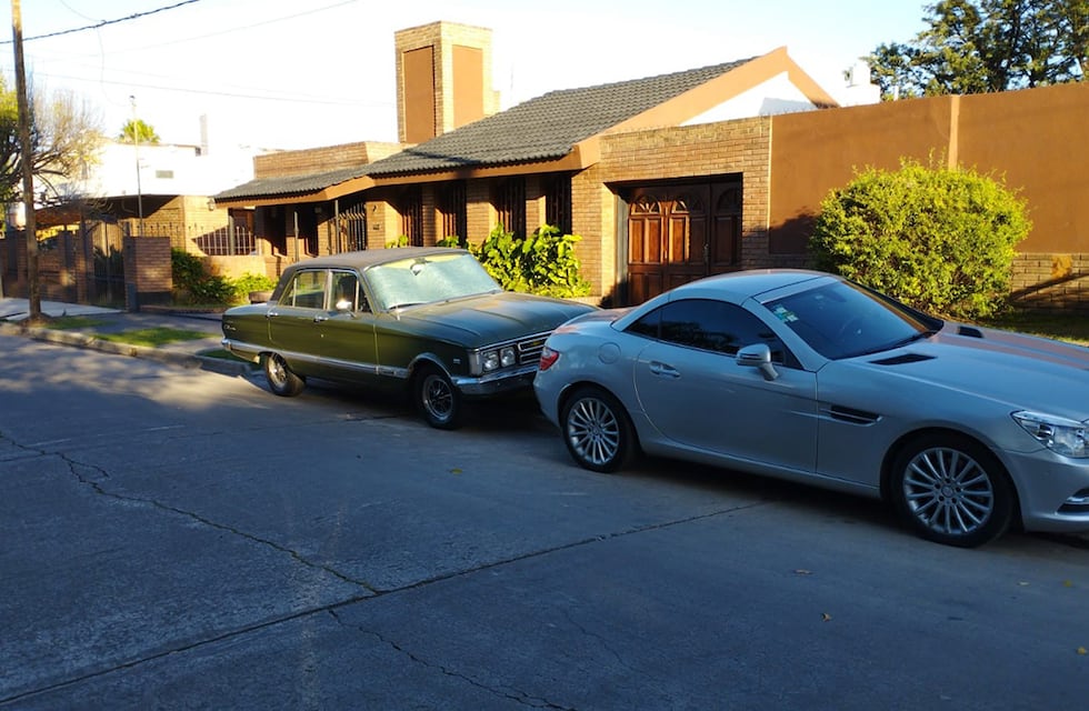 Más que un Mercedes Benz convertible: qué otros lujos ostenta el municipal detenido en Córdoba