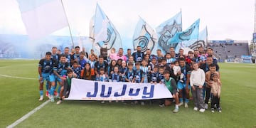 El escándalo con el árbitro Lucas Comesaña en el estadio “23 de Agosto” fue el detonante que derivó en la derrota por escritorio de Gimnasia de Jujuy ante Deportivo Madryn. Este domingo el "Lobo" va en busca de escribir una epopeya.