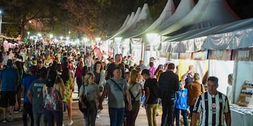 Cerveza, camiones de comida, música en vivo y buenas vibras en las Sierras de Córdoba.