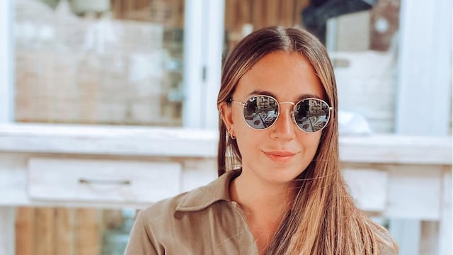 Nai Awada posó en body desde la cama: “No soy tu conejita”