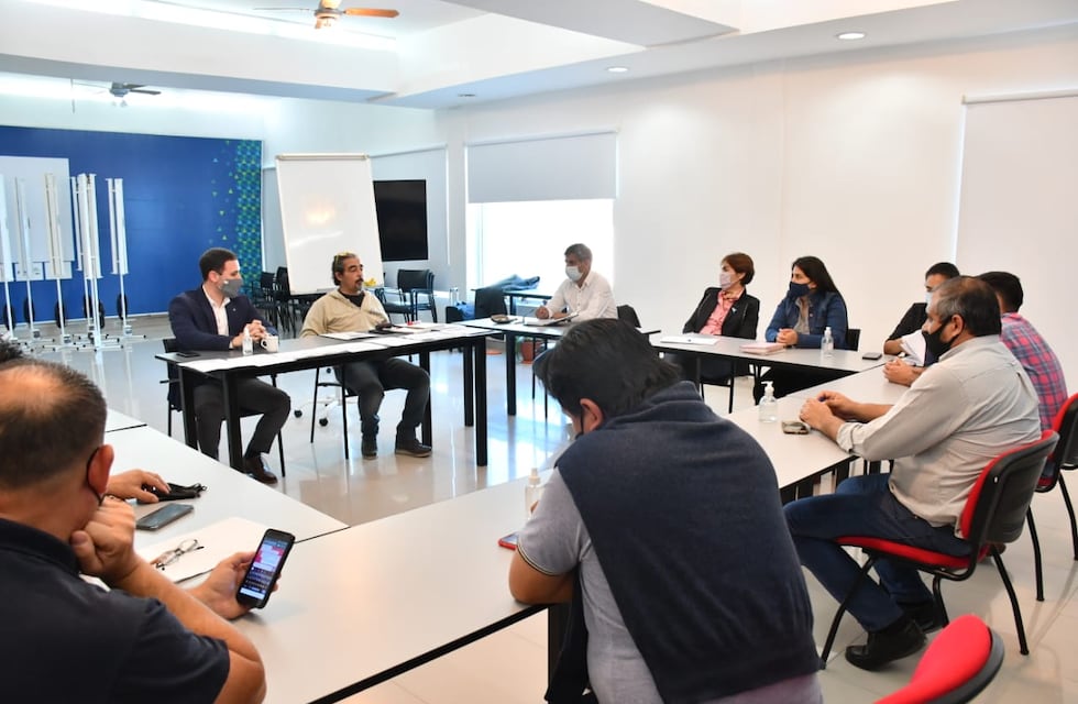 Intendentes chaqueños coordinaron acciones con el rector de la UNCAus