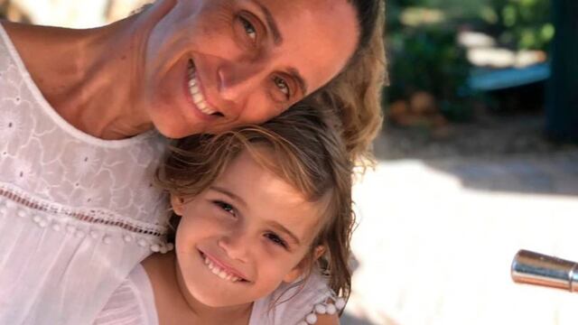 Stella junto a su mamá, Graciela Cattarossi.