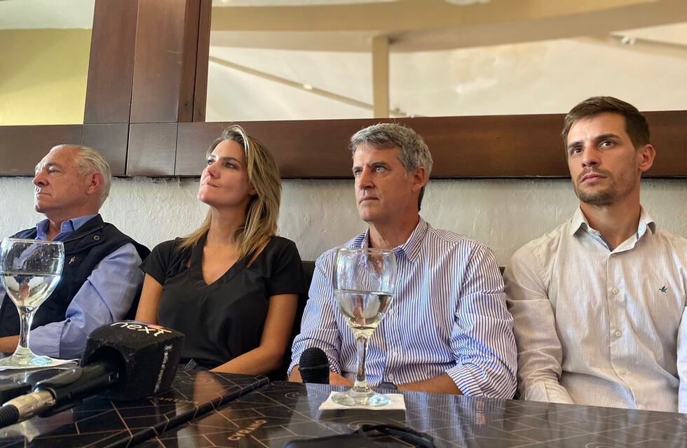 Alfonso Prat Gay hizo campaña por Juntos por el Cambio en Rafaela