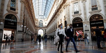Italia levanta la obligatoriedad de usar tapabocas (AP/Archivo).